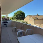 F3 Confort & Piscine 300m De La Apartman *